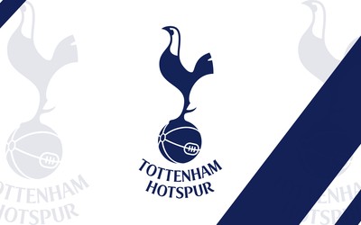 广发体育动态-C罗梅开二度赛后致敬球迷