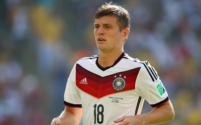 广发体育热评-佩德里这脚射门角度刁钻至极